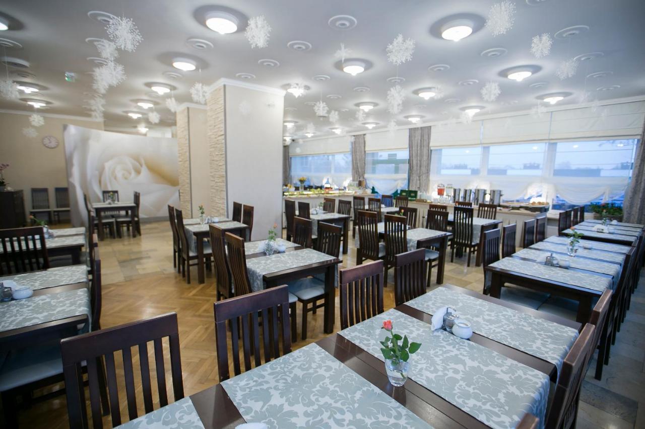 Interferie Cechsztyn Hotel อุสตรอเนียมอร์สเกีย ภายนอก รูปภาพ