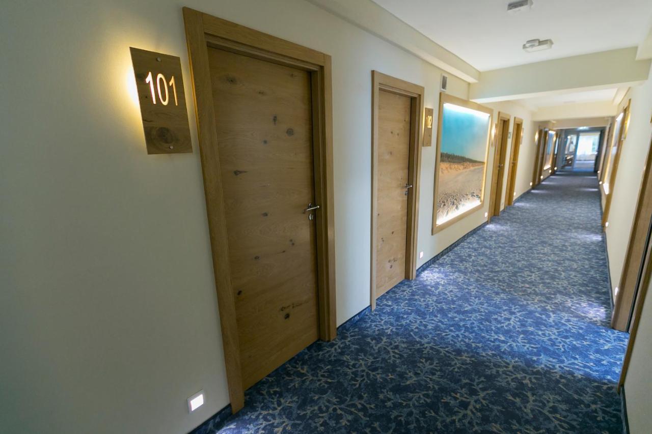 Interferie Cechsztyn Hotel อุสตรอเนียมอร์สเกีย ภายนอก รูปภาพ
